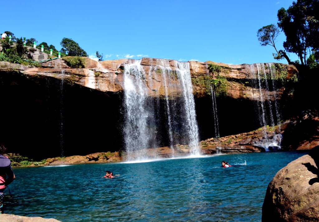 the khrang suri falls in jaintia hills