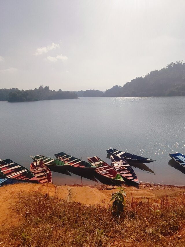 Beautiful and Scenic view of Lake Island Nongmahir
