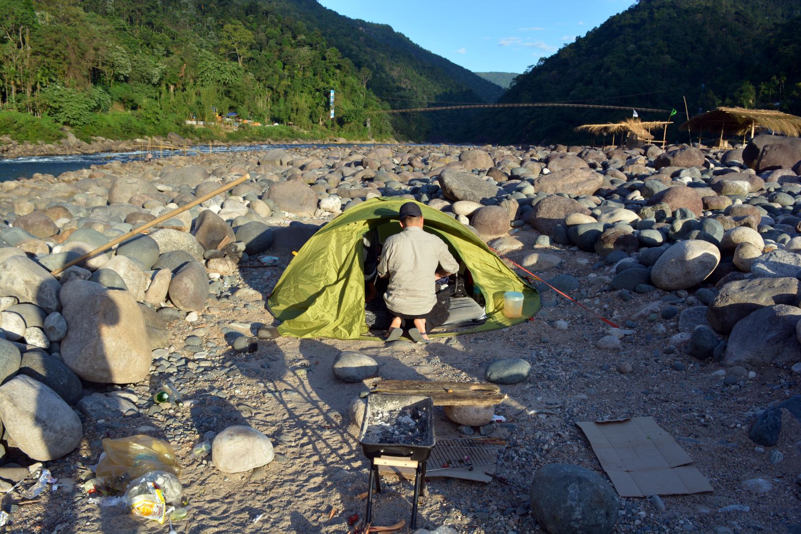river camping near shnongpdeng